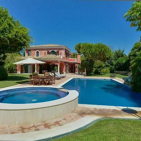 Villa Sleeps 10 Pool Air Con Wifi