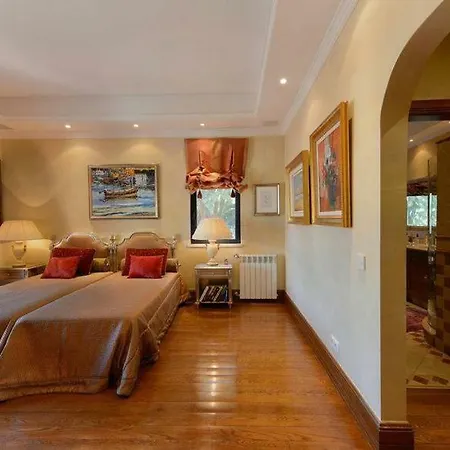 Sleeps 10 Pool Air Con Wifi Villa *